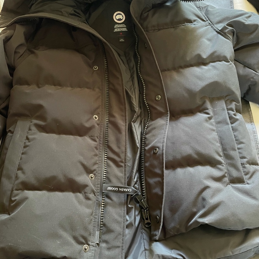 Canada Goose Macmillan Parka - Picture 7 of 11